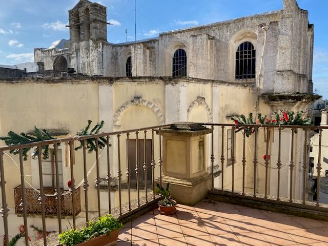 Terrazza con vista sulla chiesa di Matino